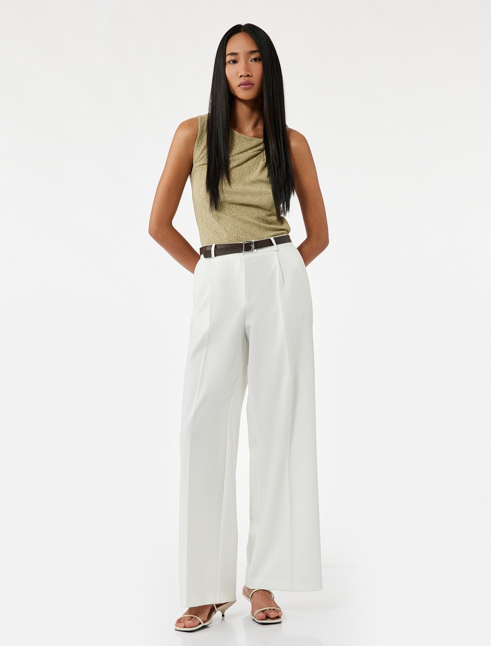  Asimetrik Yaka Düğüm Detaylı Dokulu Kolsuz Tişört