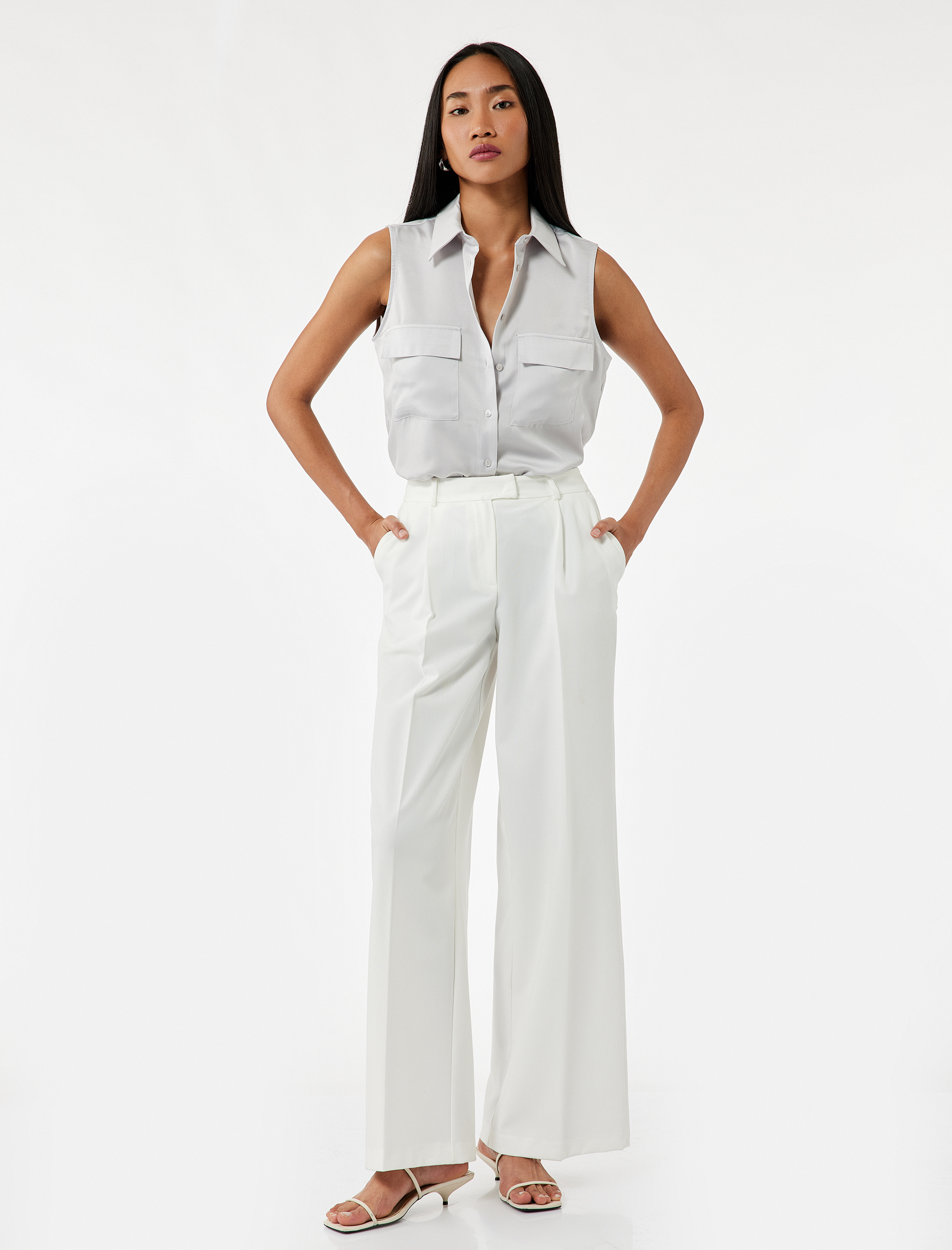 Kapaklı Cep Detaylı Klasik Yaka Kolsuz Saten Gömlek