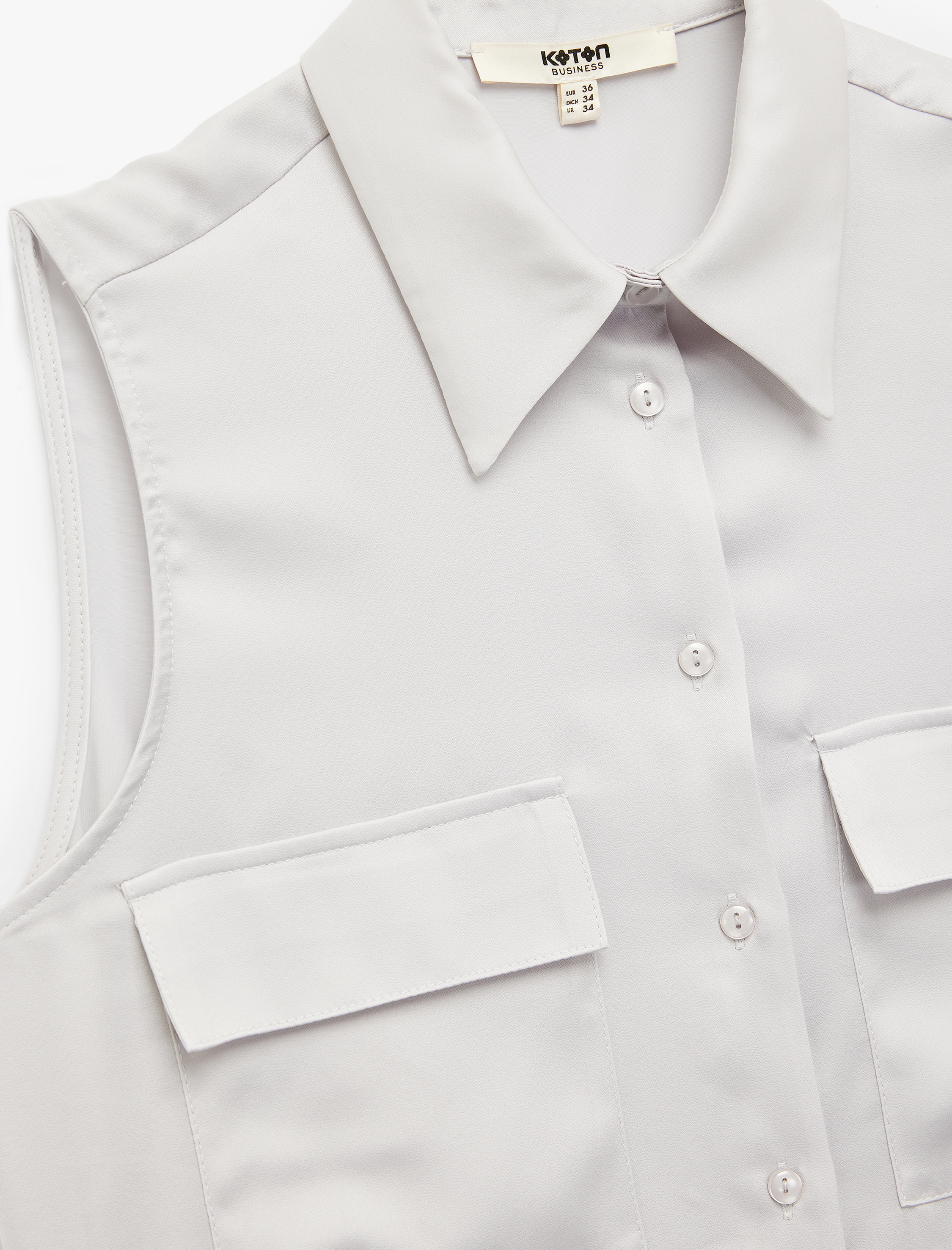 Kapaklı Cep Detaylı Klasik Yaka Kolsuz Saten Gömlek