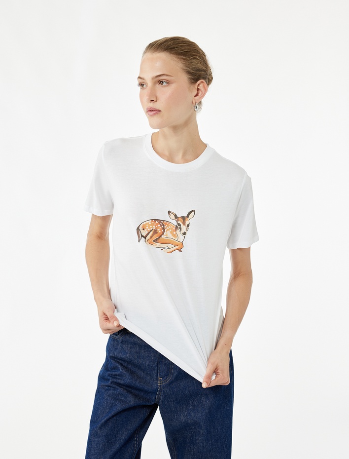  Pamuklu Regular Fit Kısa Kollu Bisiklet Yaka Ceylan Baskılı Tişört