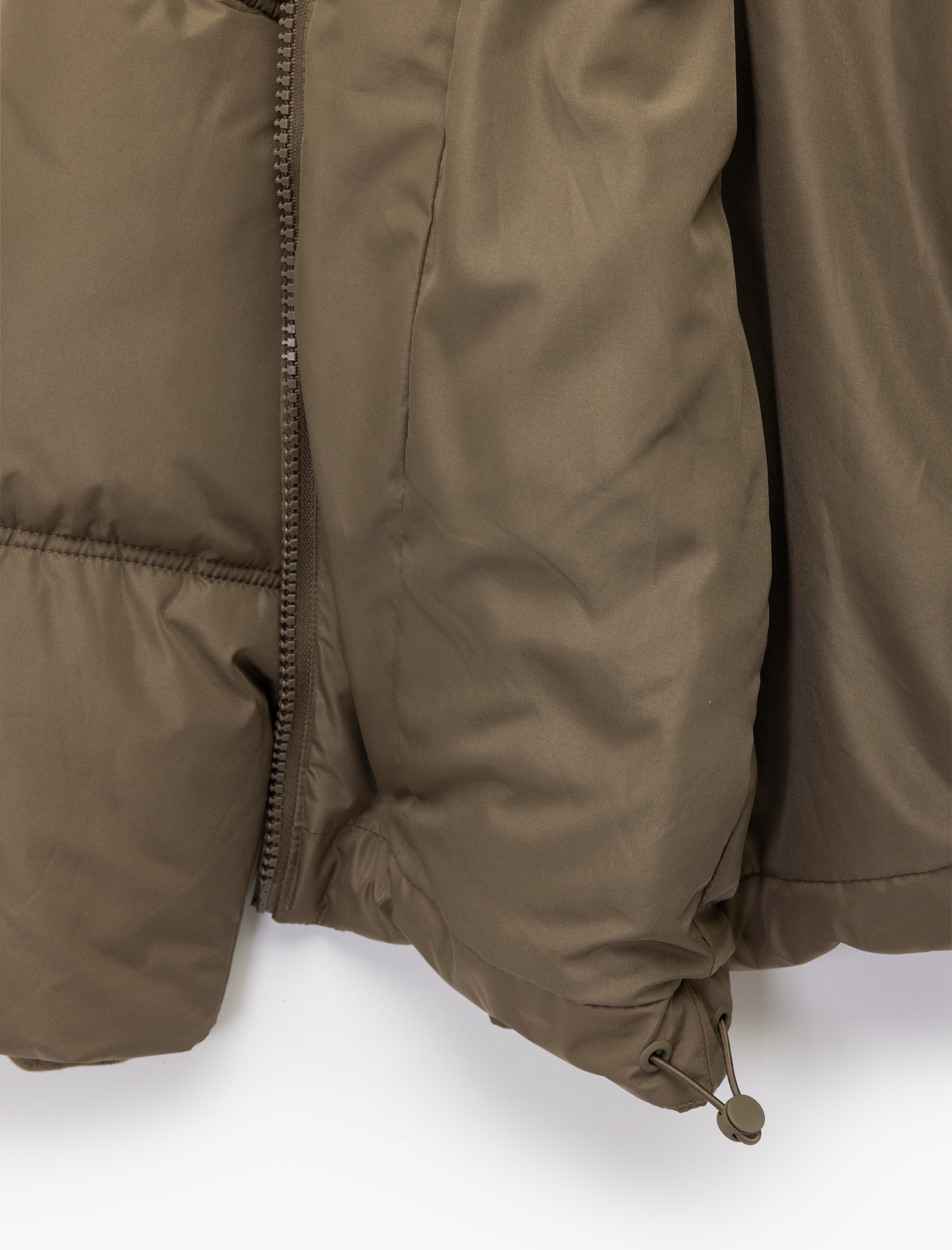   Uzun Kollu Cepli Fermuarlı Su İtici Kapüşonlu Anorak Şişme Mont