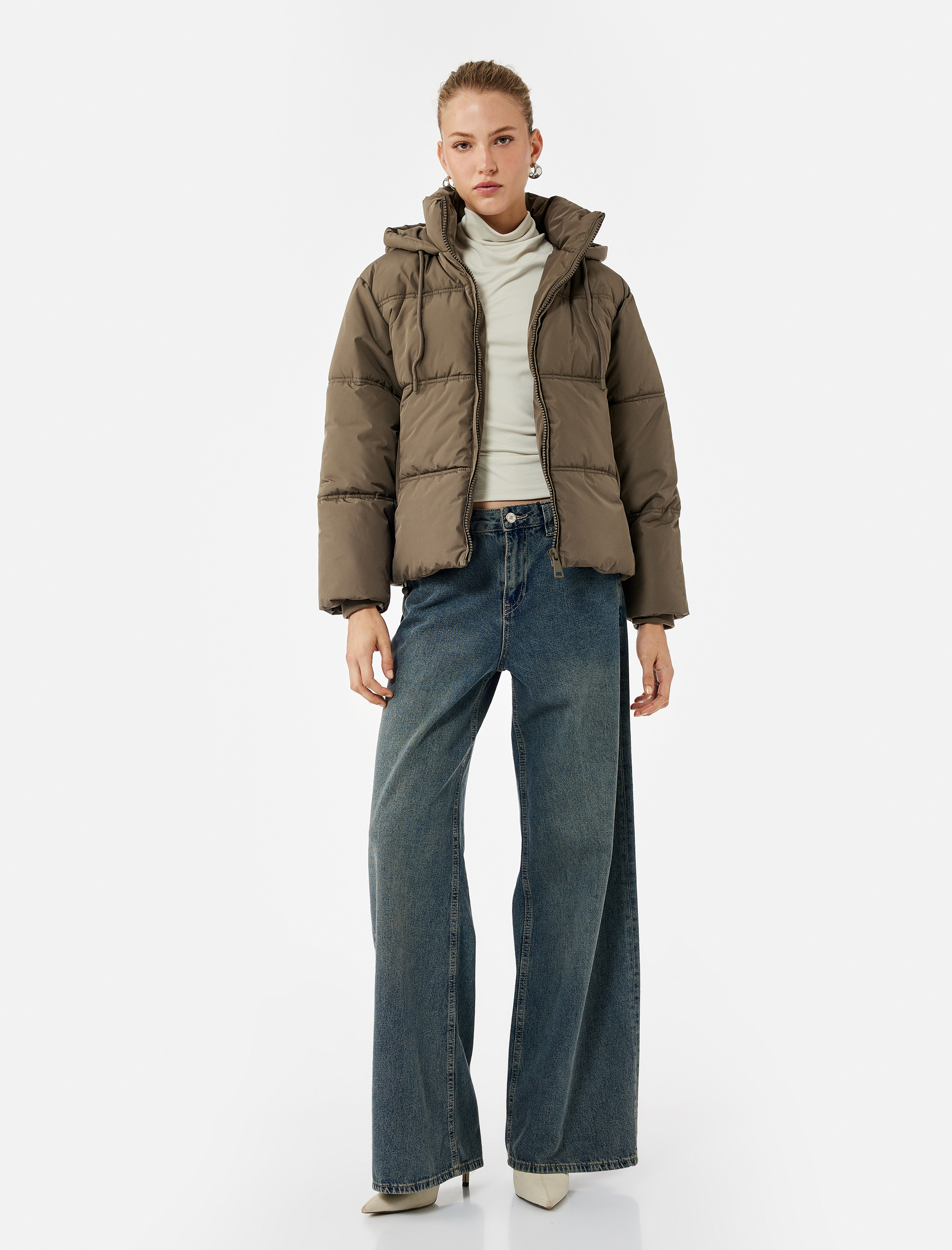   Uzun Kollu Cepli Fermuarlı Su İtici Kapüşonlu Anorak Şişme Mont