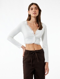 Dantel Detaylı Slim Fit Uzun Kollu V Yaka Crop Tişört