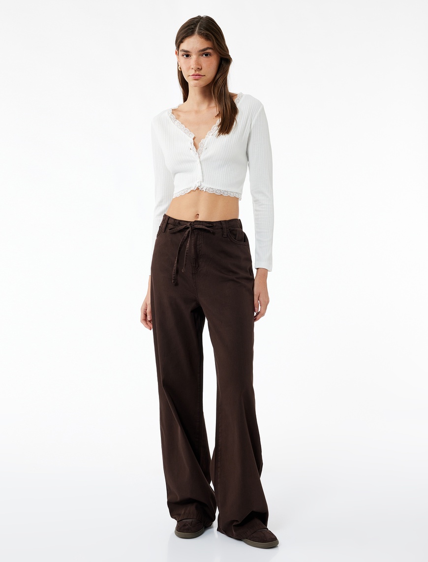   Dantel Detaylı Slim Fit Uzun Kollu V Yaka Crop Tişört