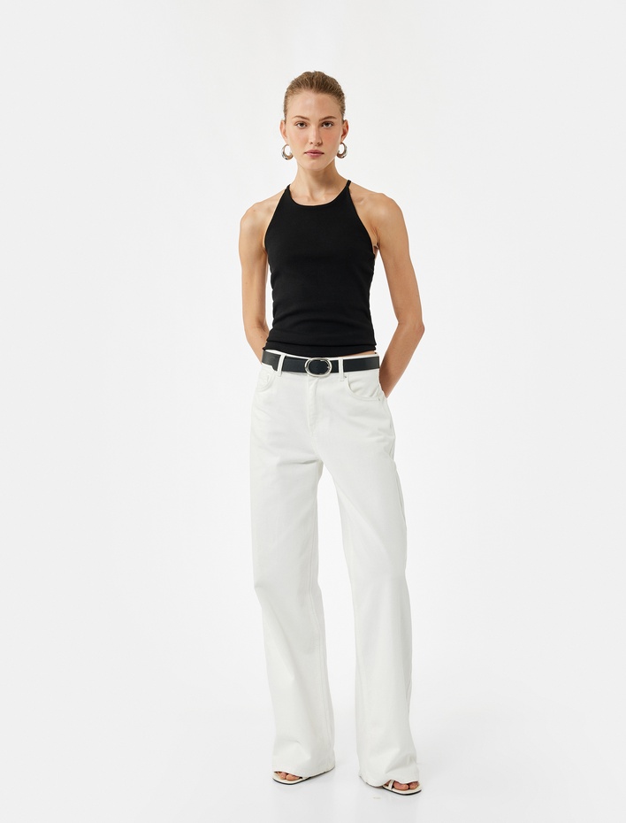  Pamuklu Sırt Detaylı Kolsuz Halter Yaka Bluz