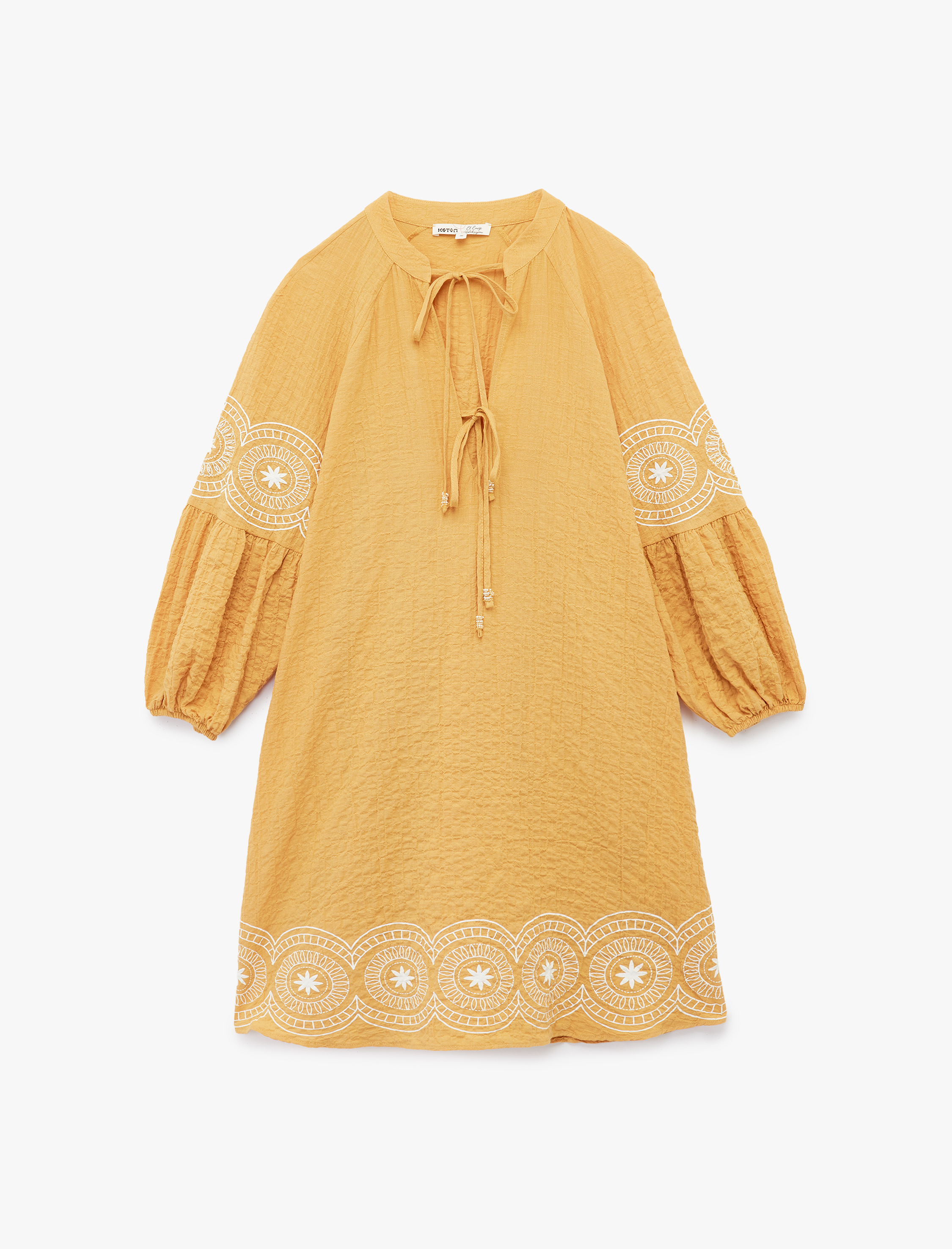   Pamuklu İşleme Detaylı Rahat Kalıp Uzun Balon Kollu Bağlamalı Yaka Mini Elbise