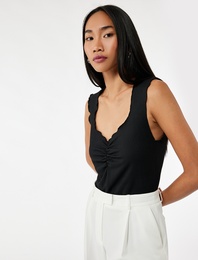 Slim Fit Drape Detaylı Kolsuz Kare Yaka Bluz
