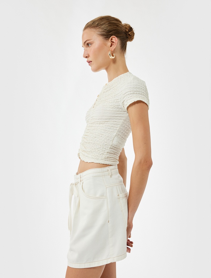 Koton X Şahika Ercümen - Beli Bağcıklı Dikiş Detaylı Rahat Kalıp Mini Şort