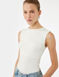 Slim Fit Kolsuz Bisiklet Yaka Bodysuit