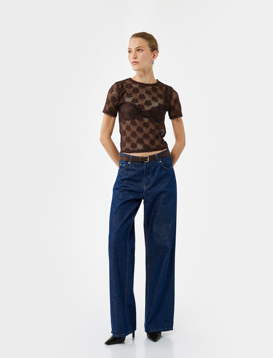   Slim Fit Kısa Kollu Kayık Yaka Ajurlu Kroşe Crop Tişört
