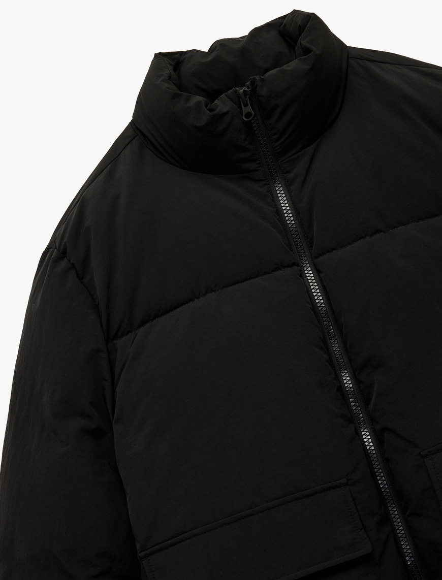   Uzun Kollu Kapaklı Cep Detaylı Fermuarlı Slim Fit Dik Yaka Şişme Mont
