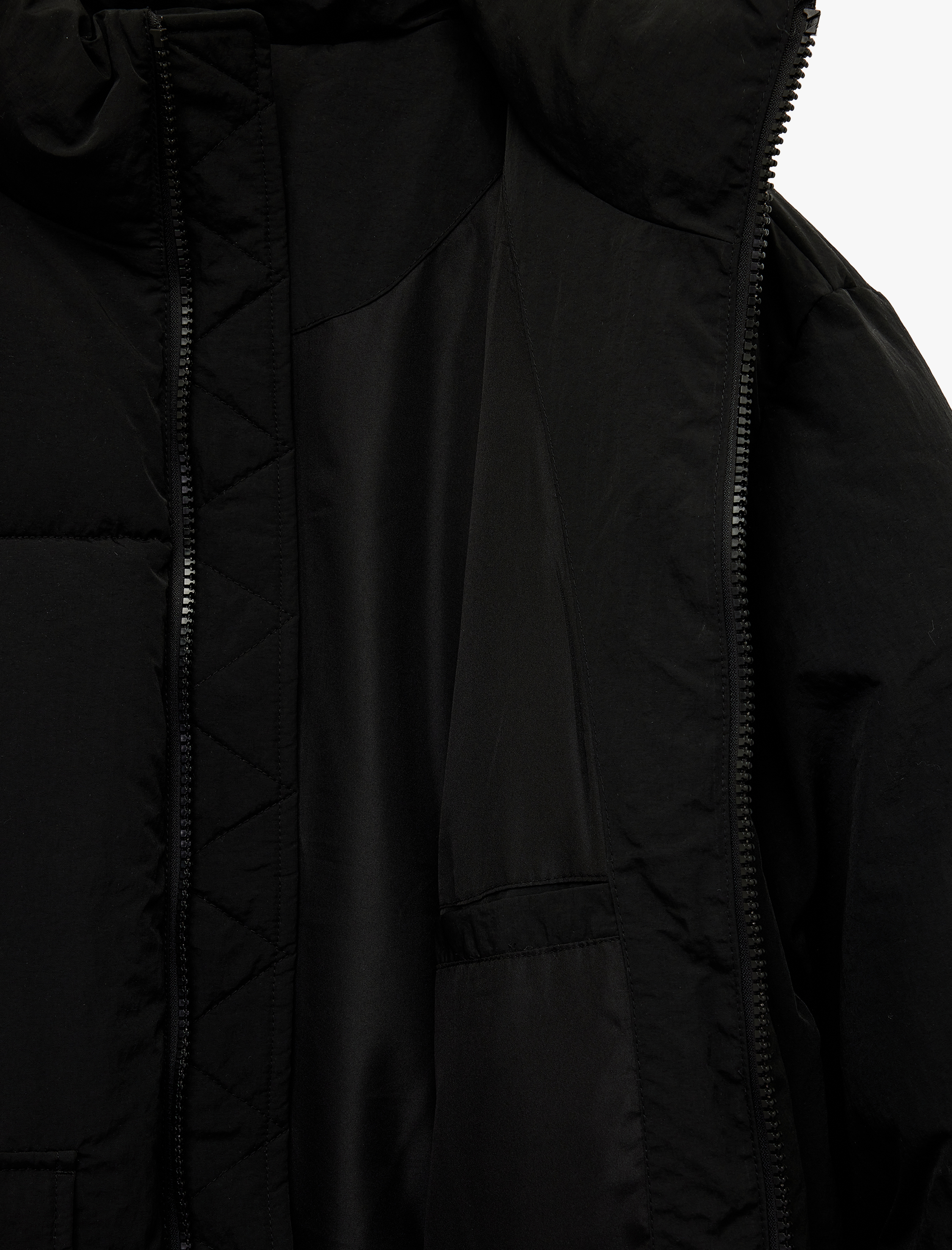   Uzun Kollu Kapaklı Cep Detaylı Fermuarlı Slim Fit Dik Yaka Kışlık Şişme Mont