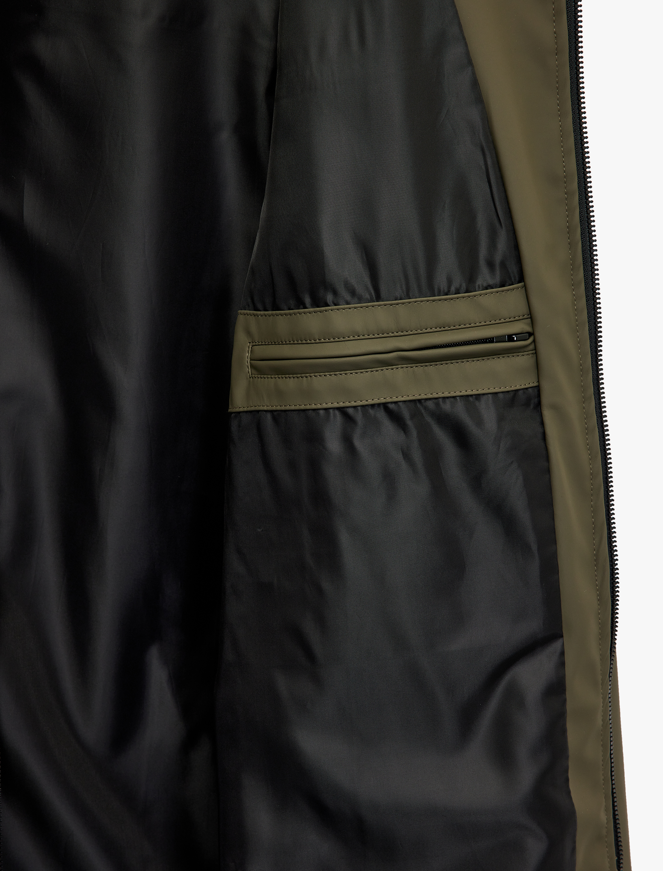   Uzun Kollu Fermuarlı Cep Detaylı Kapşonlu Yağmurluk