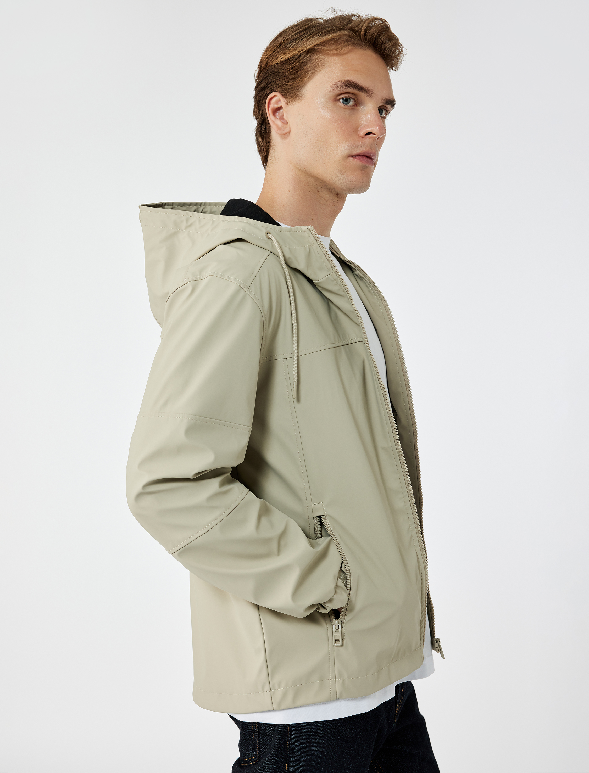   Uzun Kollu Fermuarlı Cep Detaylı Kapşonlu Yağmurluk