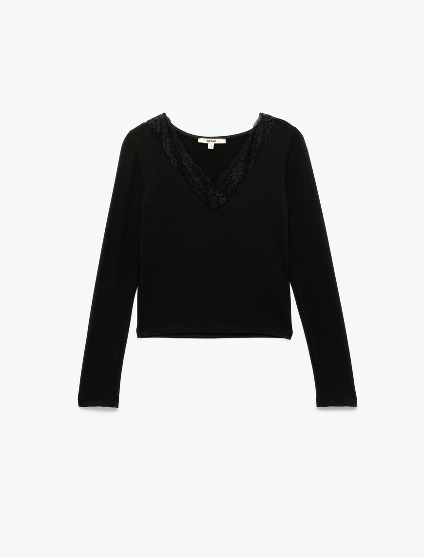   Uzun Kollu Dantel Detaylı Slim Fit V Yaka Tişört