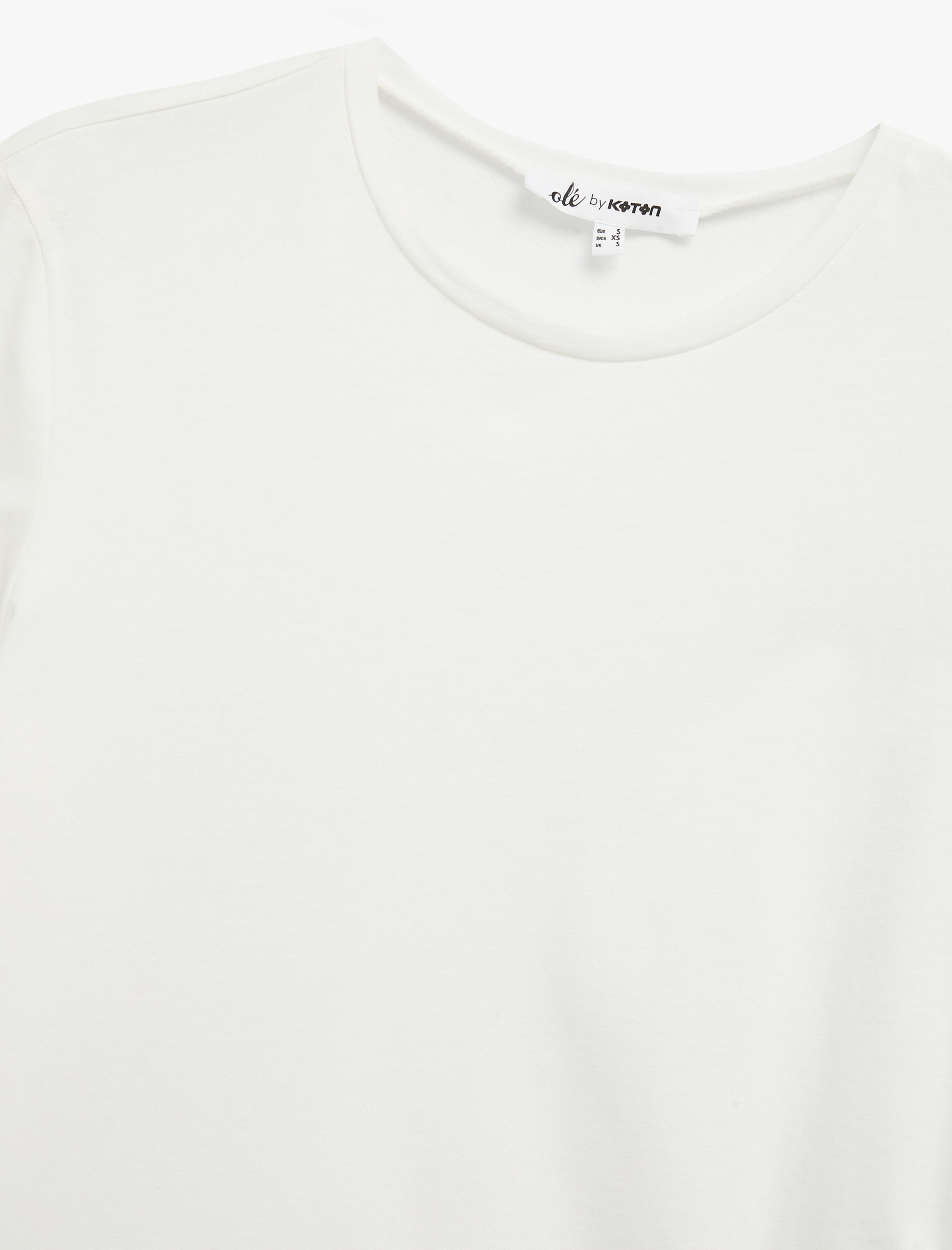   Basic Kısa Kollu Bisiklet Yaka Asimetrik Kesim Yırtmaçlı Kadın Tişört