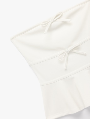 Straplez Yaka Fiyonklu Peplum Volanlı Kolsuz Bluz_4