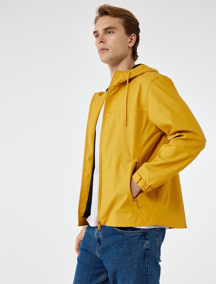  Uzun Kollu Fermuarlı Cep Detaylı Kapşonlu Yağmurluk