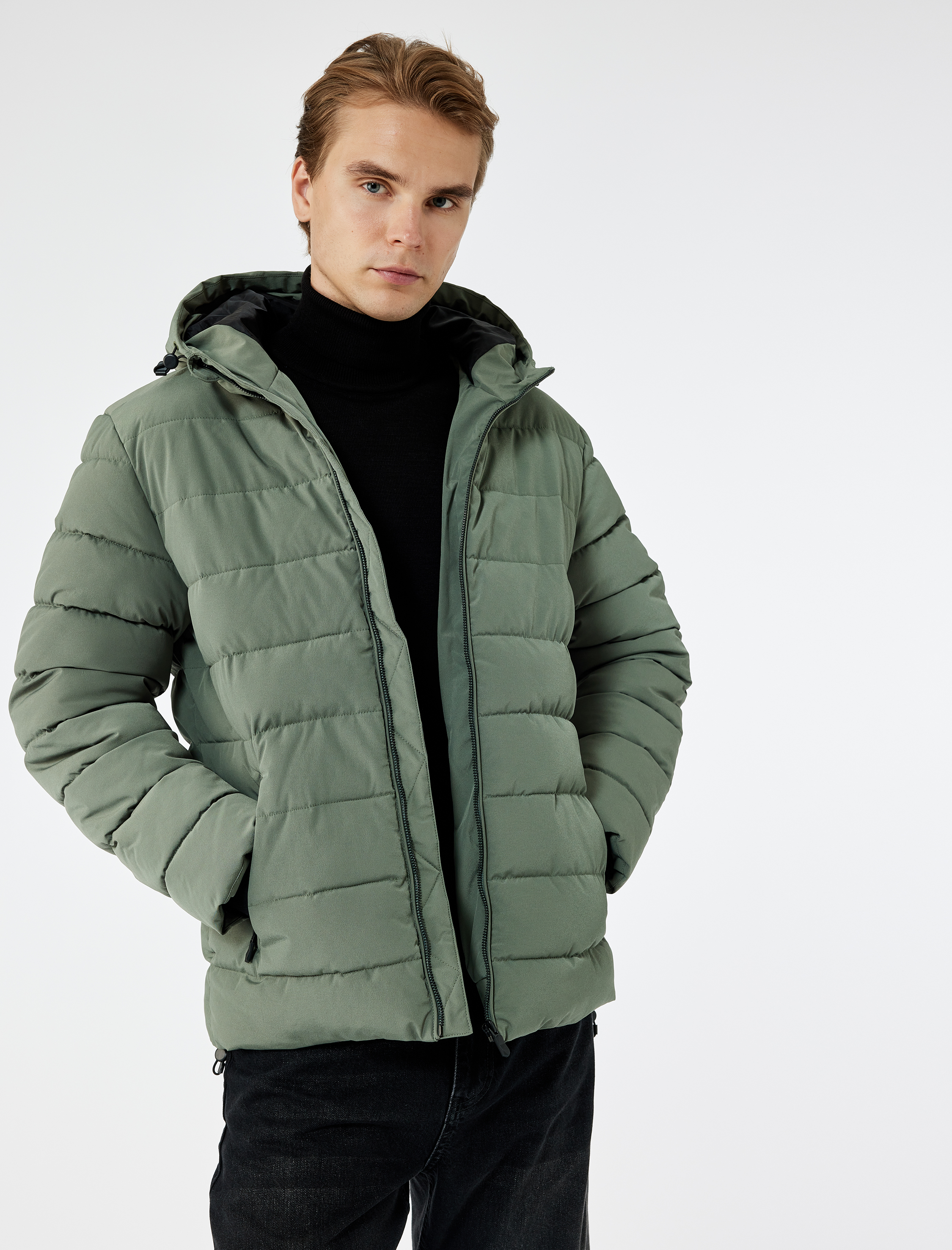   Kapüşonlu Uzun Kollu Fermuarlı Cepli Kışlık Şişme Mont