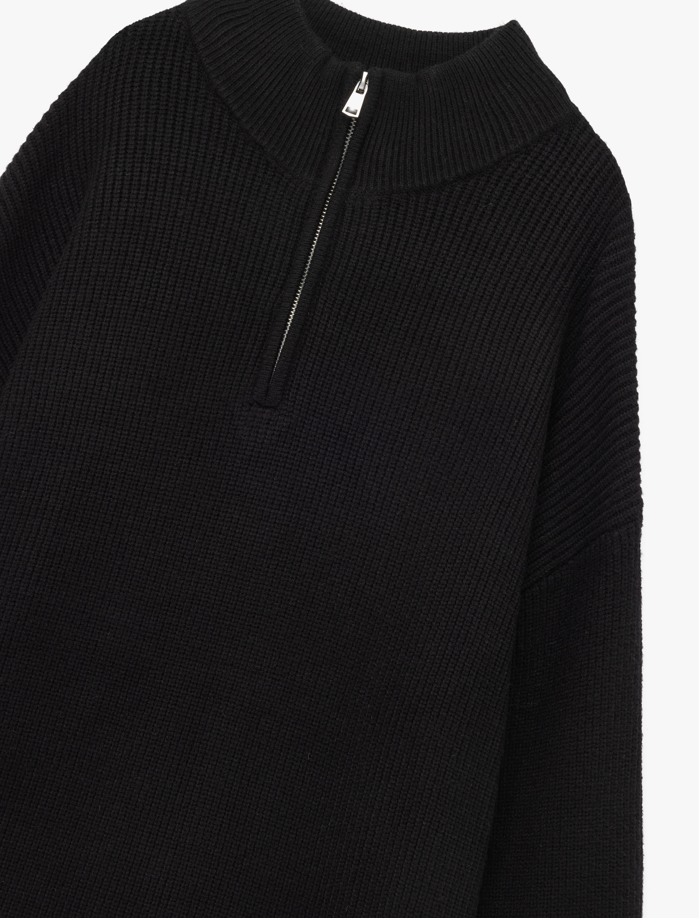   Uzun Kollu Dokulu Yarım Fermuarlı Yaka Triko Kazak