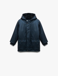 Kapaklı Cepli Uzun Kollu Kapşonlu Yağmurluk