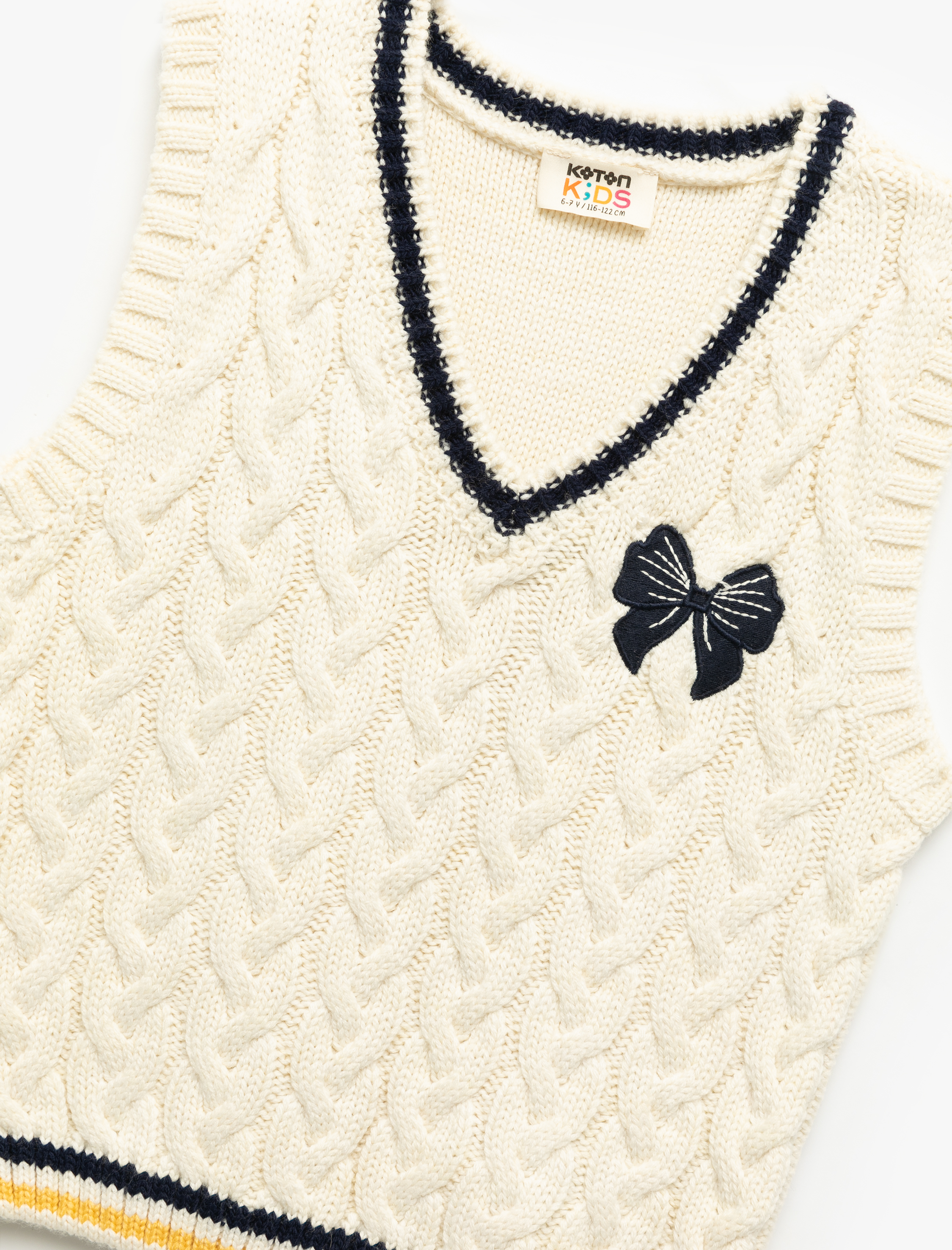 Kız Çocuk V Yaka Örgü Dokulu Fiyonk Detaylı Triko Süveter