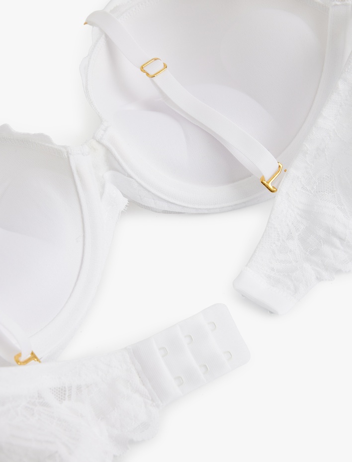  Metal Aksesuarlı Destekli Ekstra Dolgulu Dantelli Sütyen