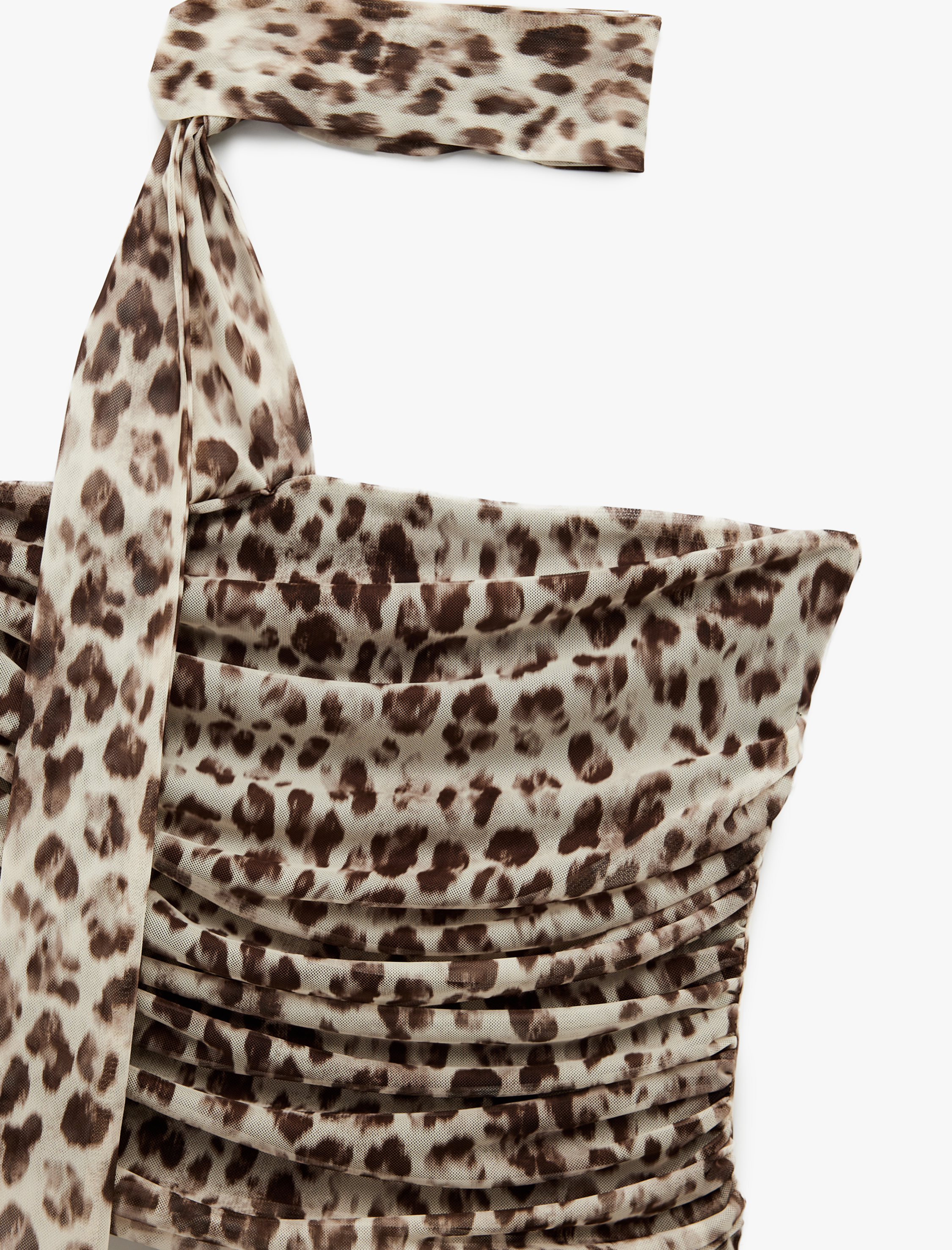   Koton X Zeynep Bastık - Tül Boyundan Fular Detaylı Drapeli Leopar Desenli Crop Straplez Bluz