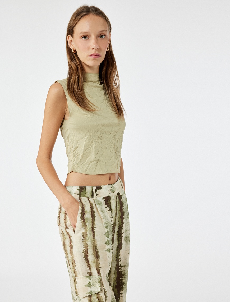   Slim Fit Kolsuz Dik Yaka Crop Atlet