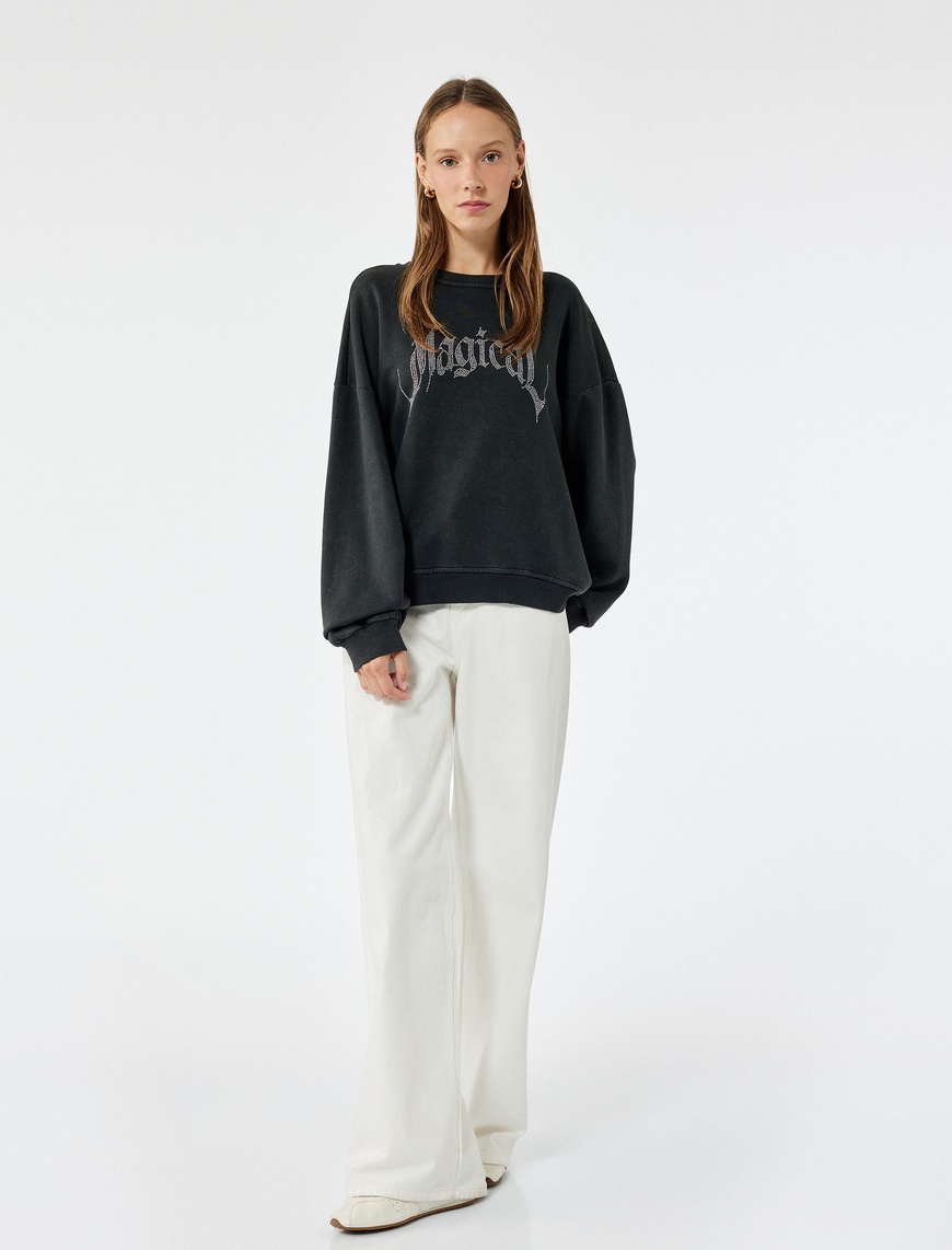   Şardonlu Uzun Kollu Bisiklet Yaka Taşlı Baskılı Oversize Sweatshirt