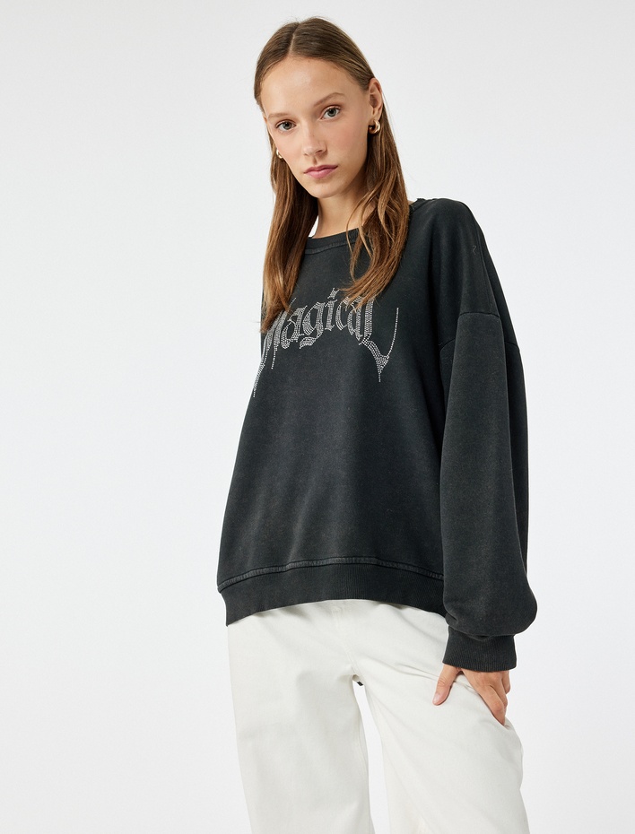  Şardonlu Uzun Kollu Bisiklet Yaka Taşlı Baskılı Oversize Sweatshirt