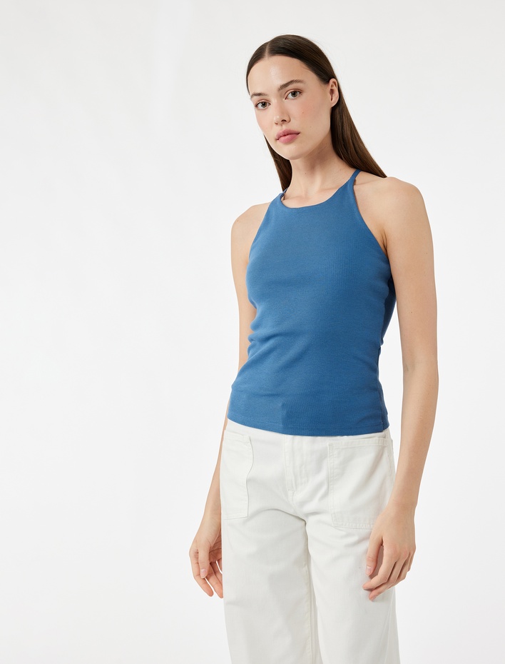  Pamuklu Sırt Detaylı Kolsuz Halter Yaka Bluz