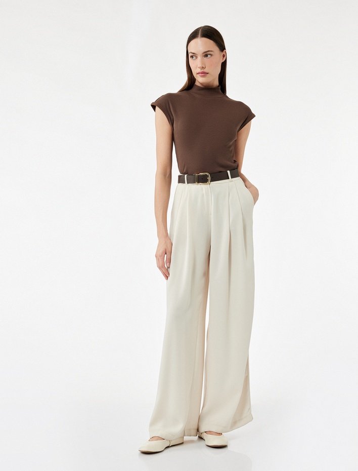  Kolsuz Pamuklu Dik Yaka Tişört