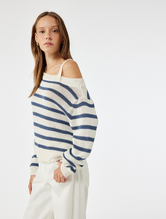  Kayık Yaka Askı Detaylı Uzun Kollu Triko Kazak