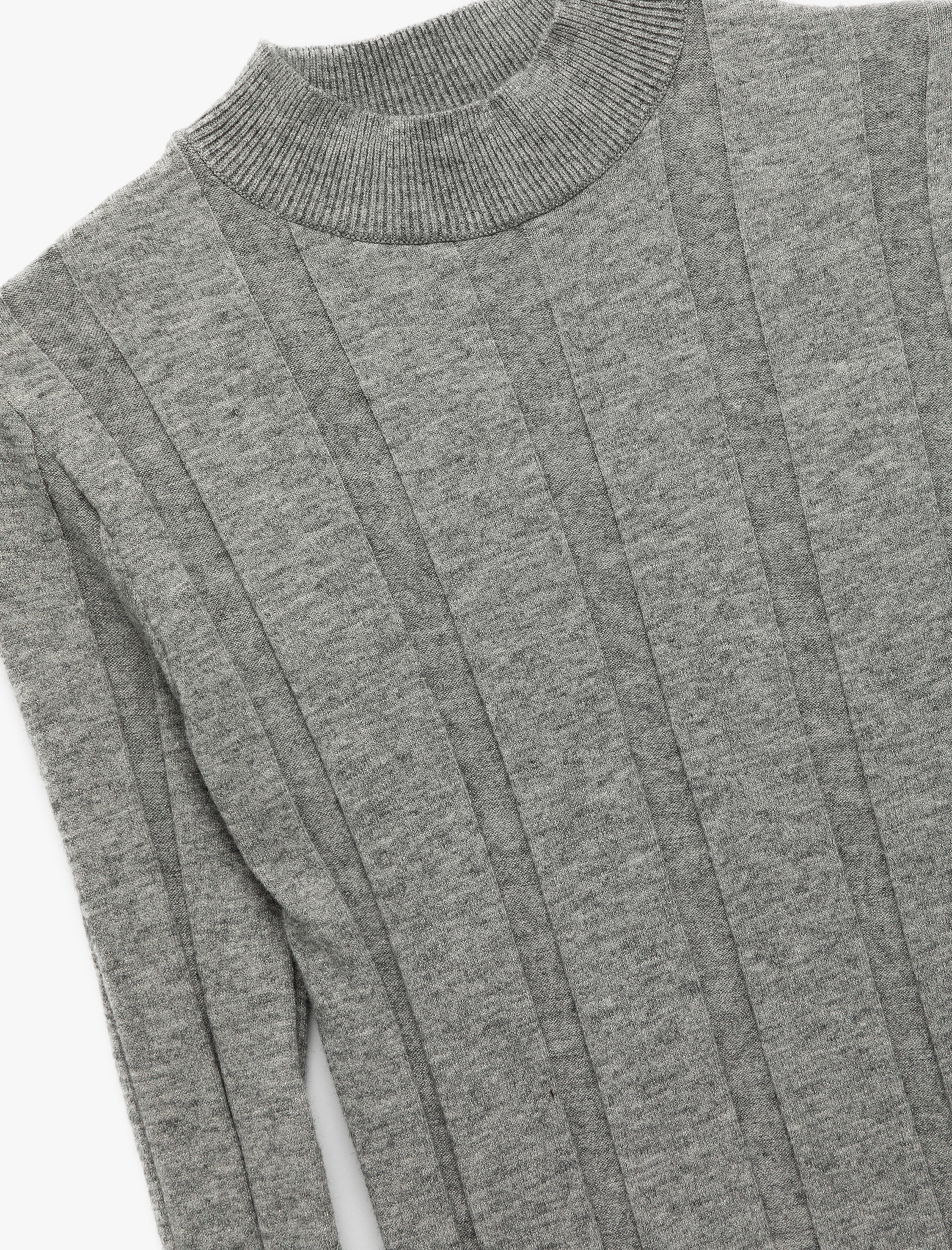 Dik Yaka Uzun Kollu Triko Kazak