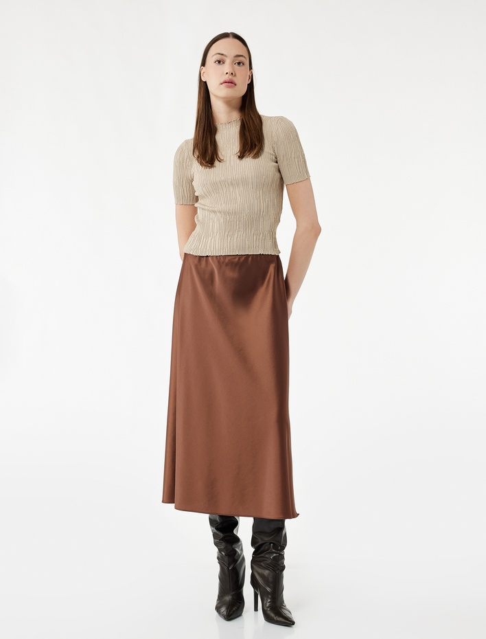  Standart Bel Regular Fit Saten Midi Etek