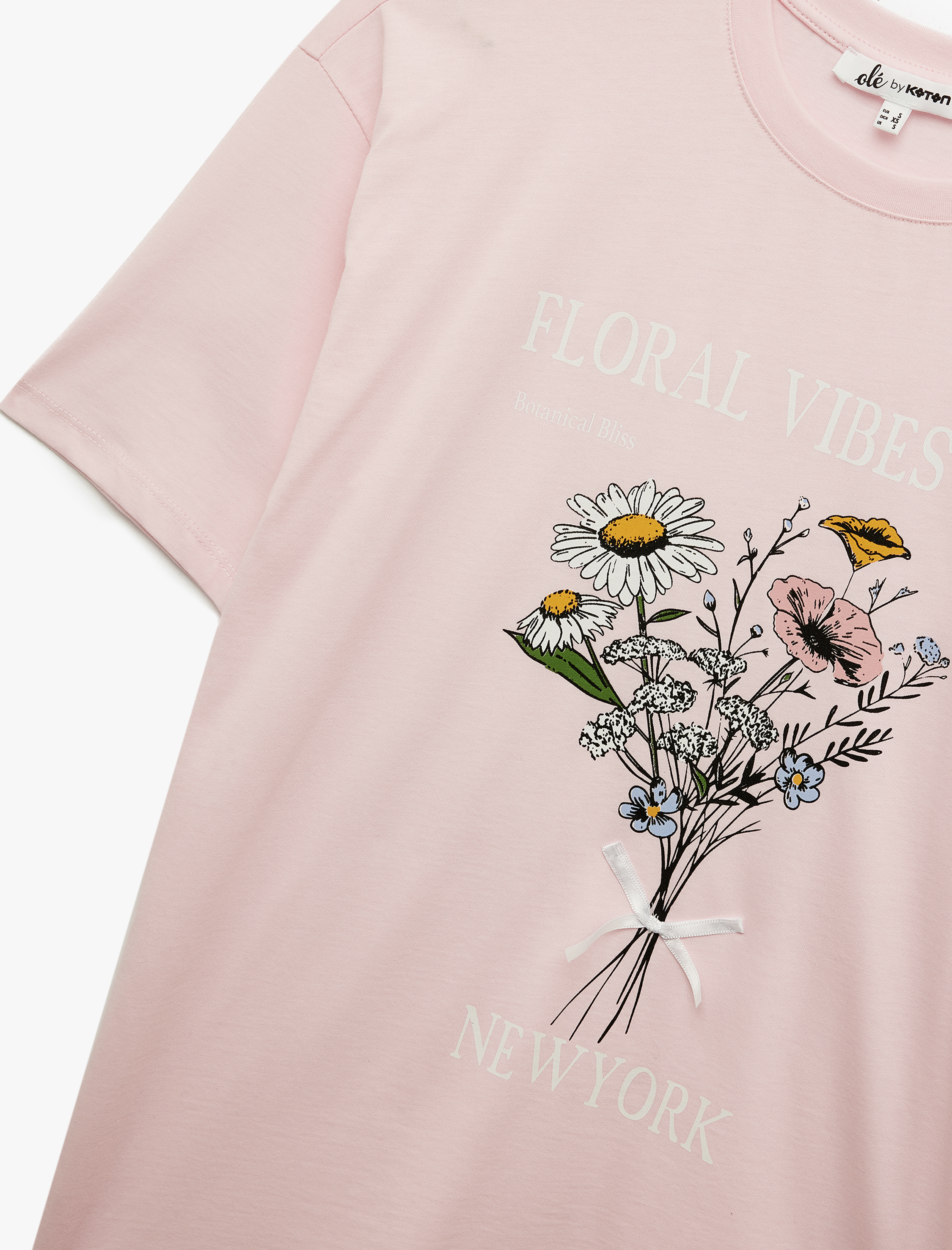   Rahat Kalıp Kısa Kollu Bisiklet Yaka Pamuklu Çiçek Baskılı Tişört