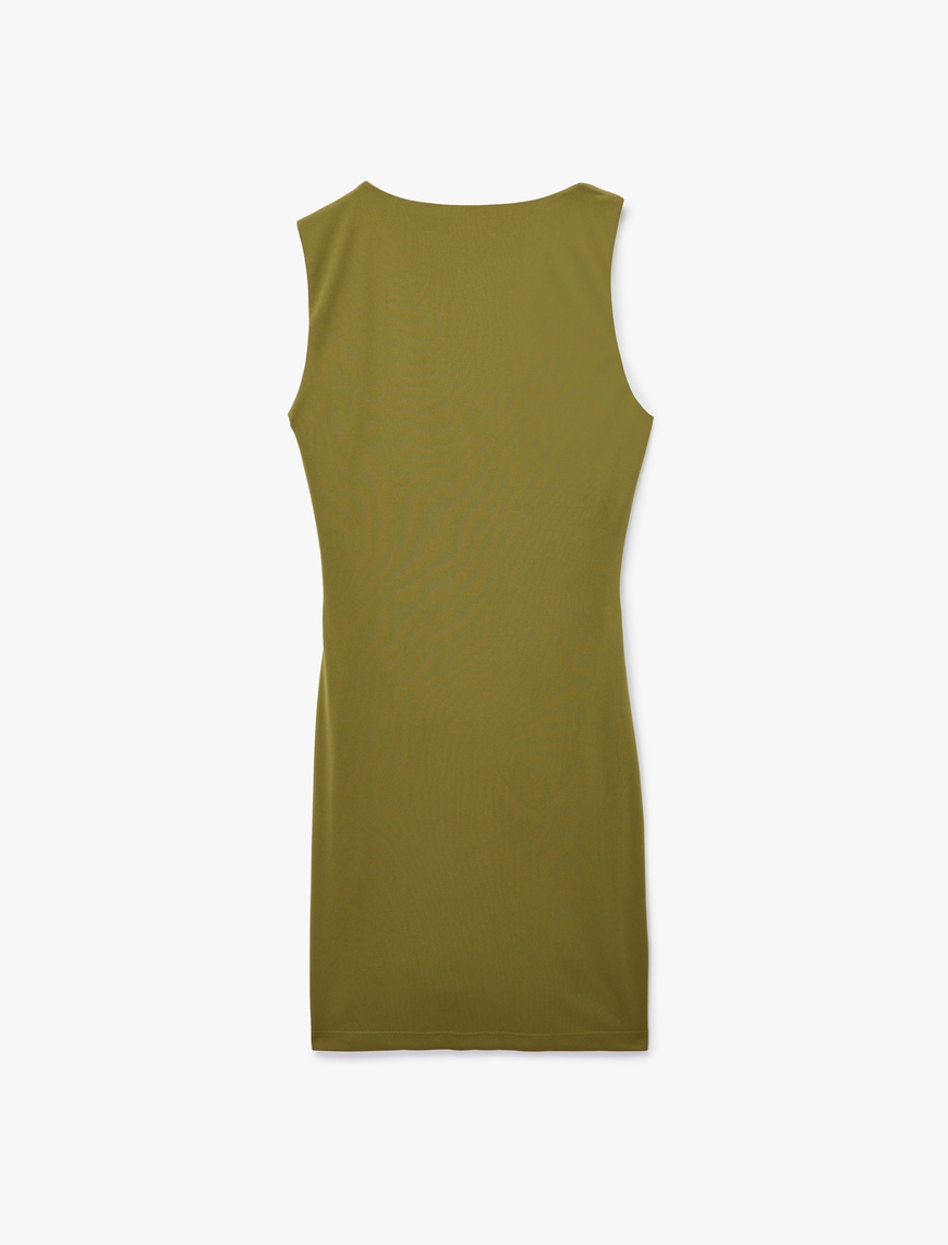  Asimetrik Yaka Metal Aksesuarlı Kolsuz Drapeli Bodycon Mini Abiye Elbise