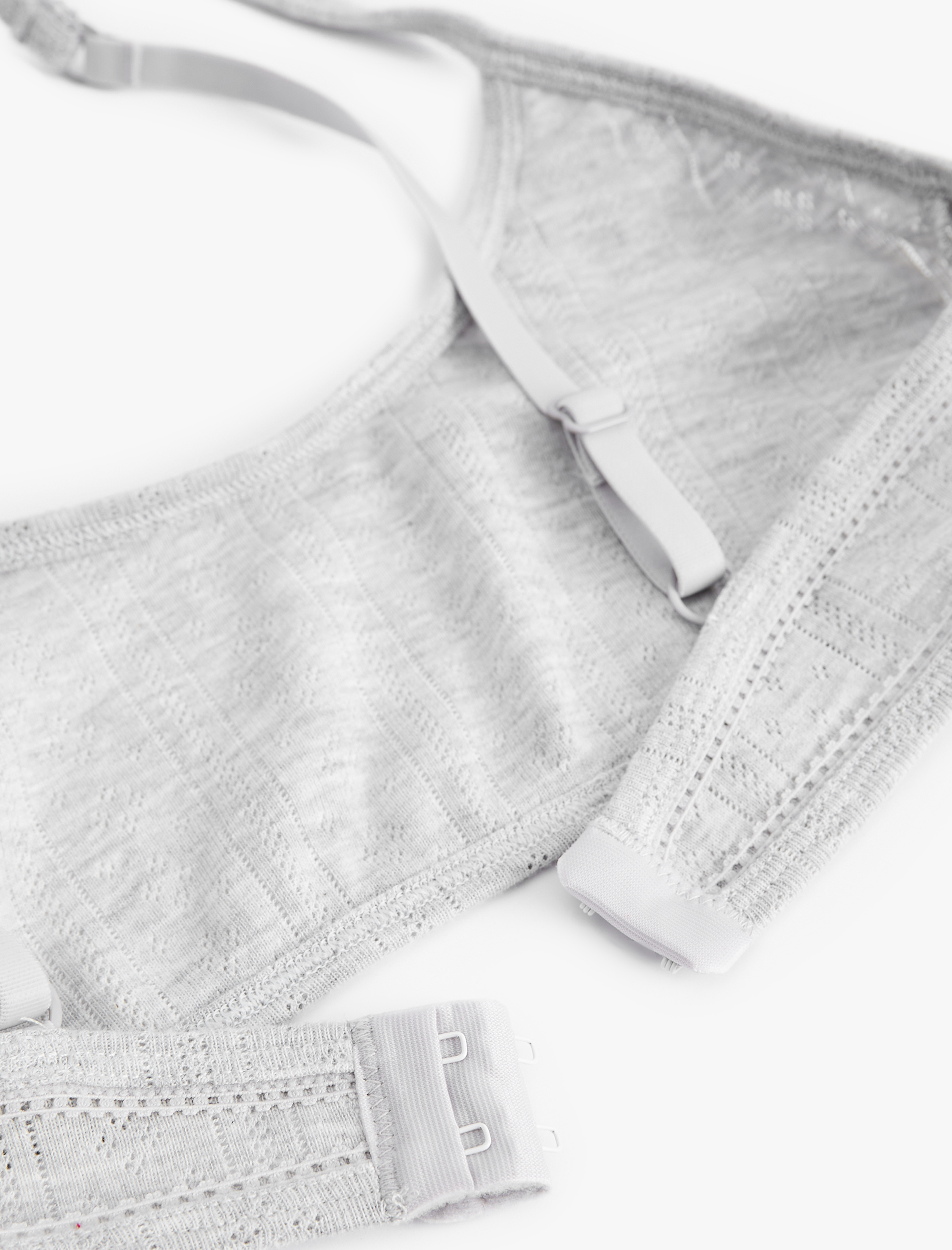   Rahat Kalıp Balensiz Yarım Atlet Sütyen