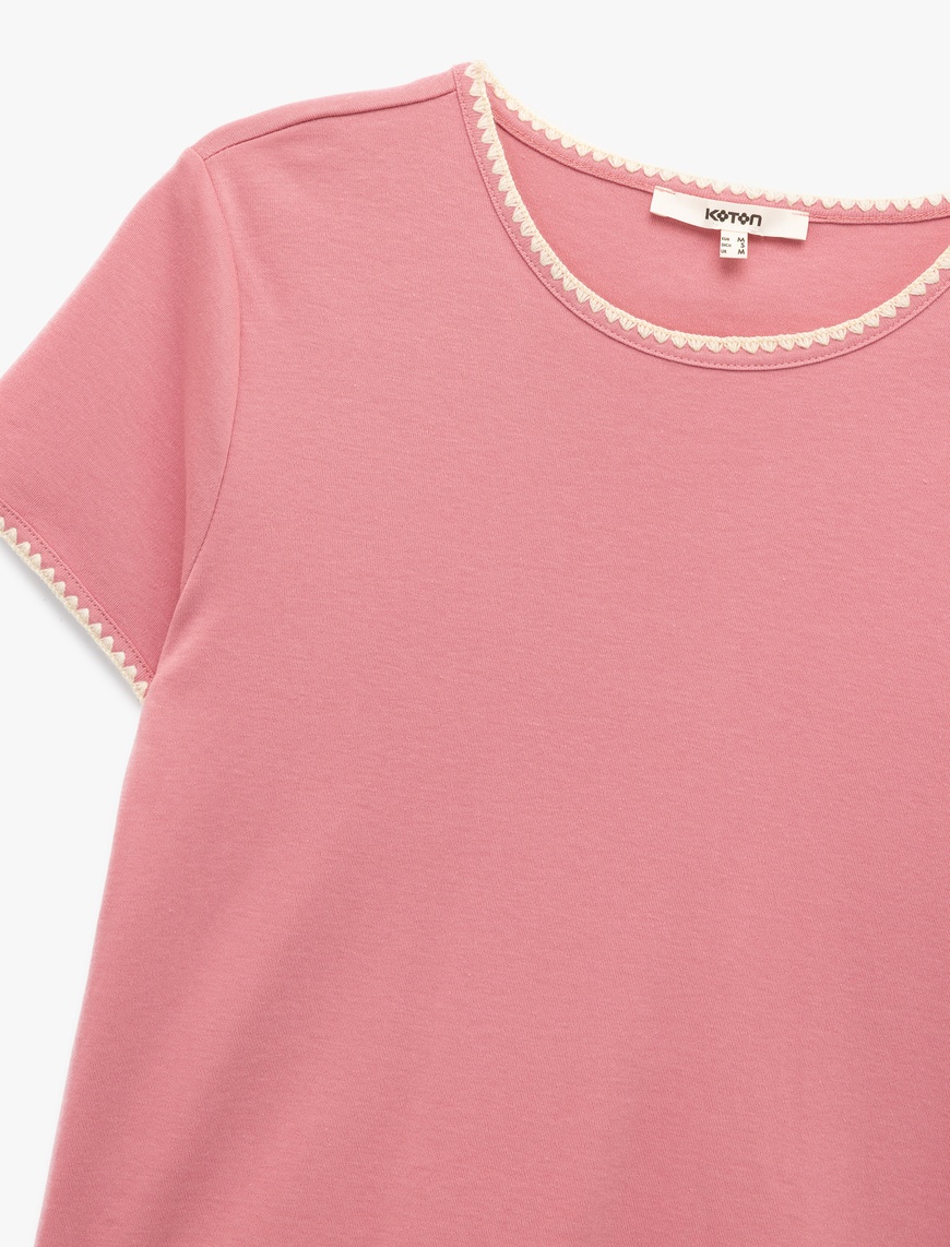   Pamuklu Slim Fit Kısa Kollu Bisiklet Yaka Kroşe Detaylı Tişört