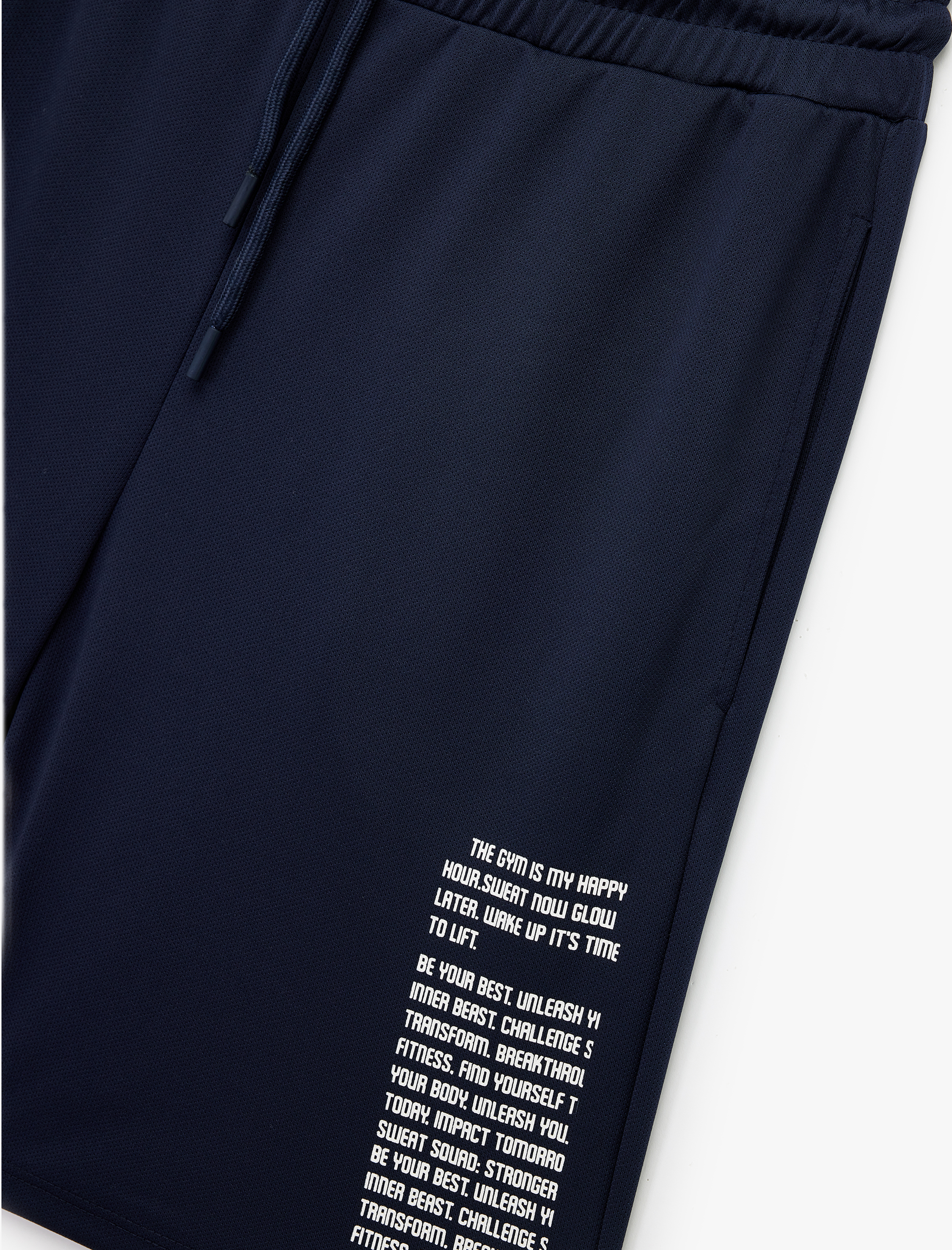   Baskılı Cep Detaylı Beli Bağcıklı Spor Şort