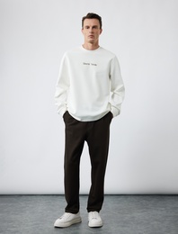 İşleme Detaylı Uzun Kollu Bisiklet Yaka Sweatshirt