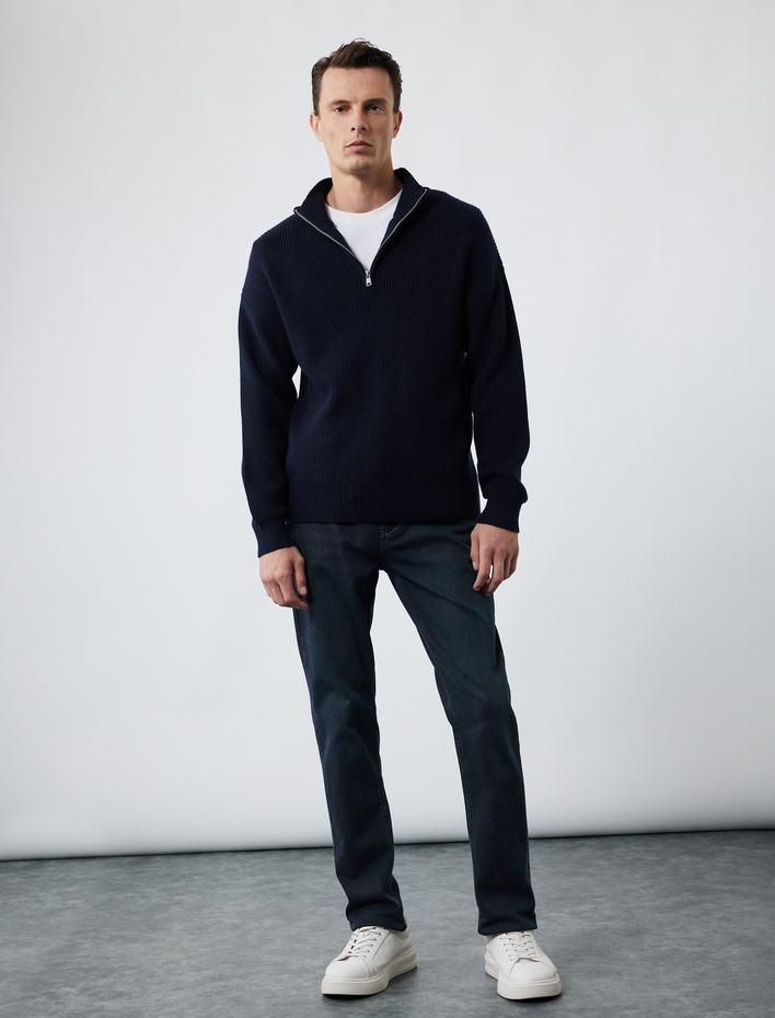  Uzun Kollu Dokulu Yarım Fermuarlı Yaka Triko Kazak