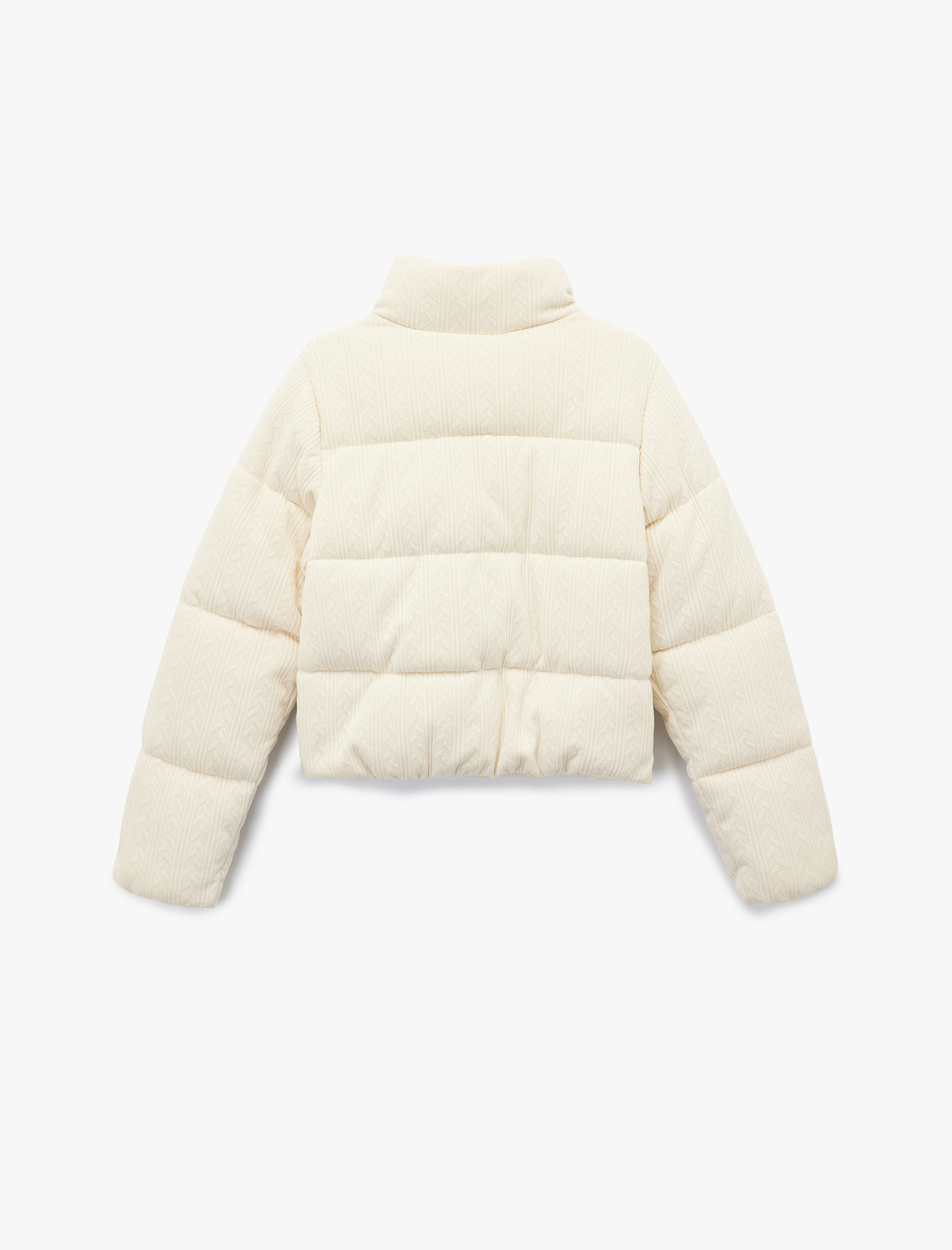   Koton X Şahika Ercümen - Cepli Saç Örgü Dokulu Dik Yaka Uzun Kollu Fermuarlı Kısa Şişme Mont