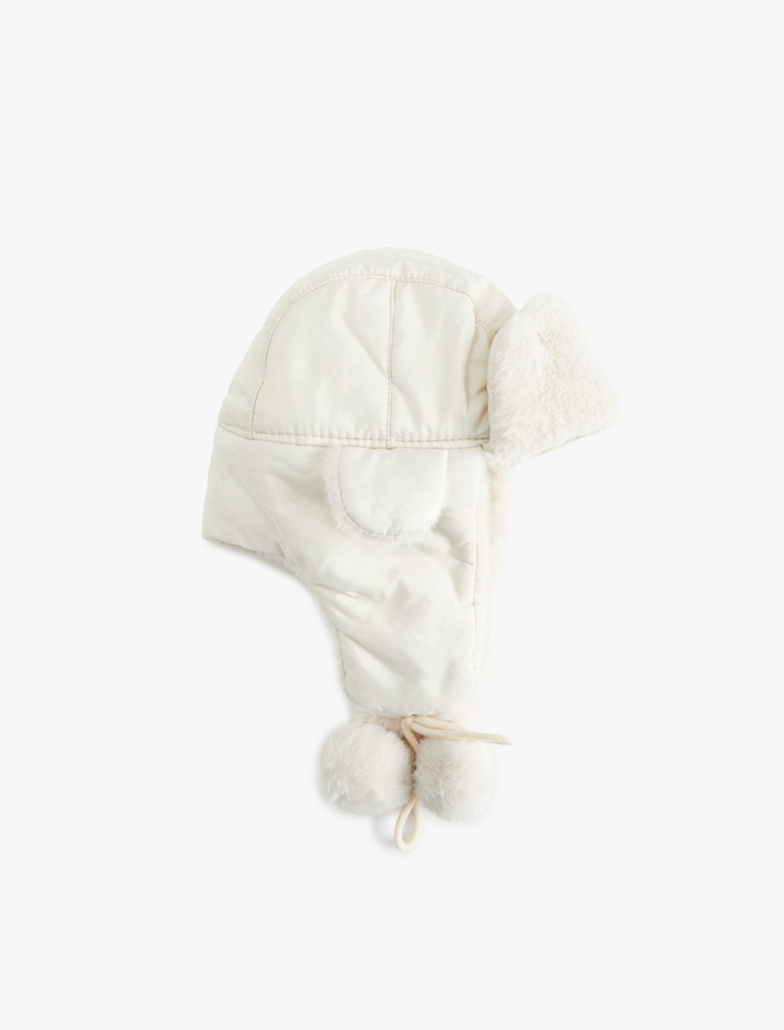 Kadın Ponpon Detaylı Peluş Pilot Şapka