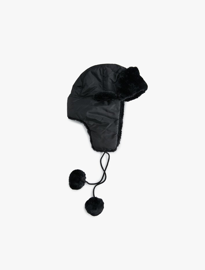 Kadın Ponpon Detaylı Peluş Pilot Şapka