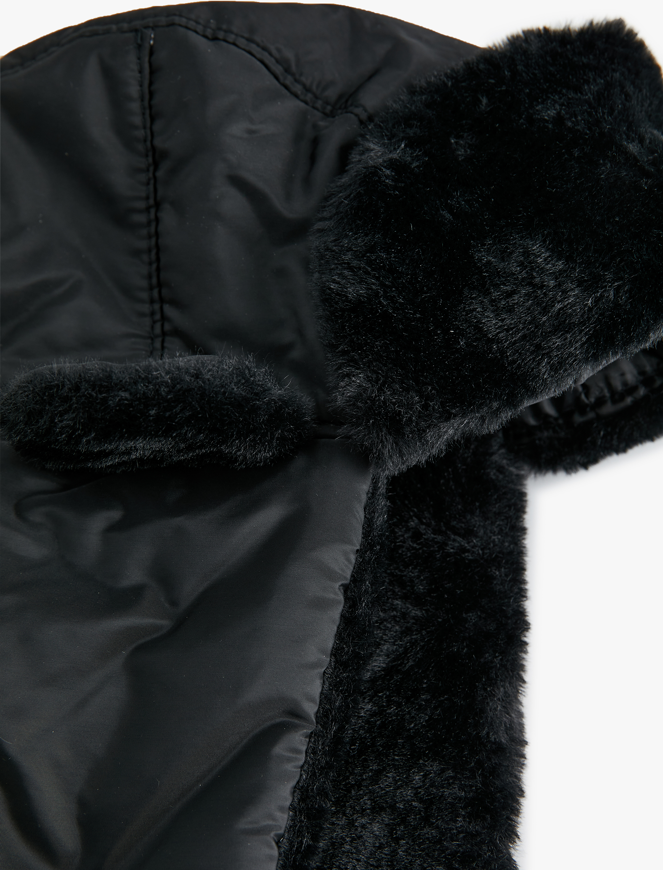  Kadın Ponpon Detaylı Peluş Pilot Şapka