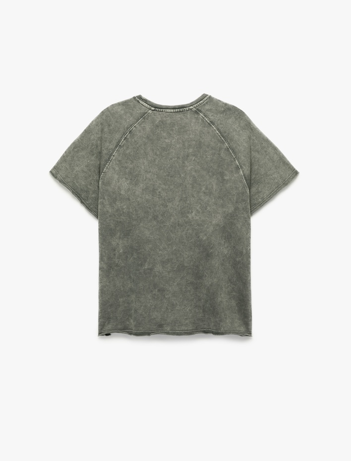  Pamuklu Soluk Efektli Kısa Kollu Bisiklet Yaka Baskılı Oversize Tişört