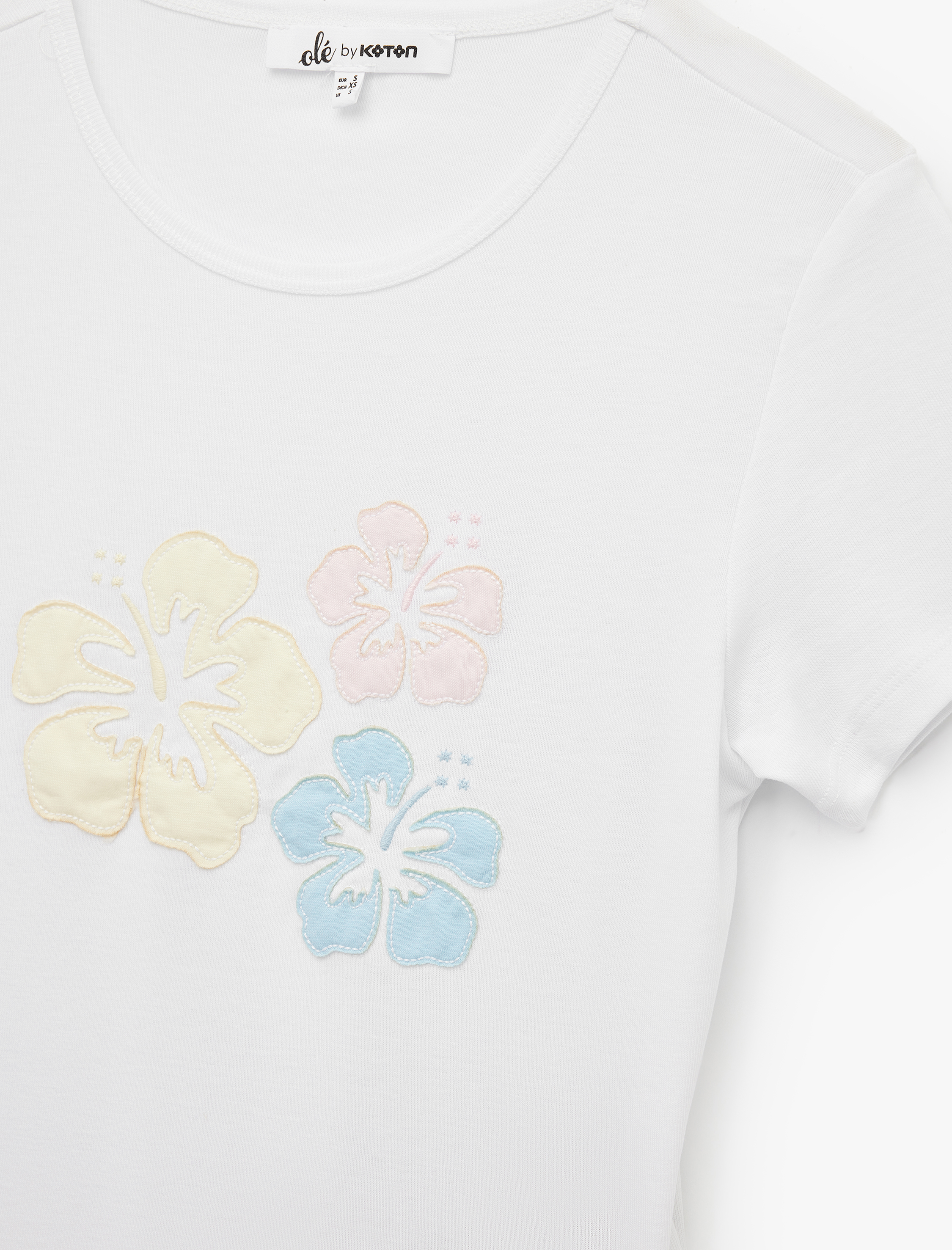   Kısa Kollu Bisiklet Yaka Pamuklu Nakış Detaylı Çiçekli Tişört