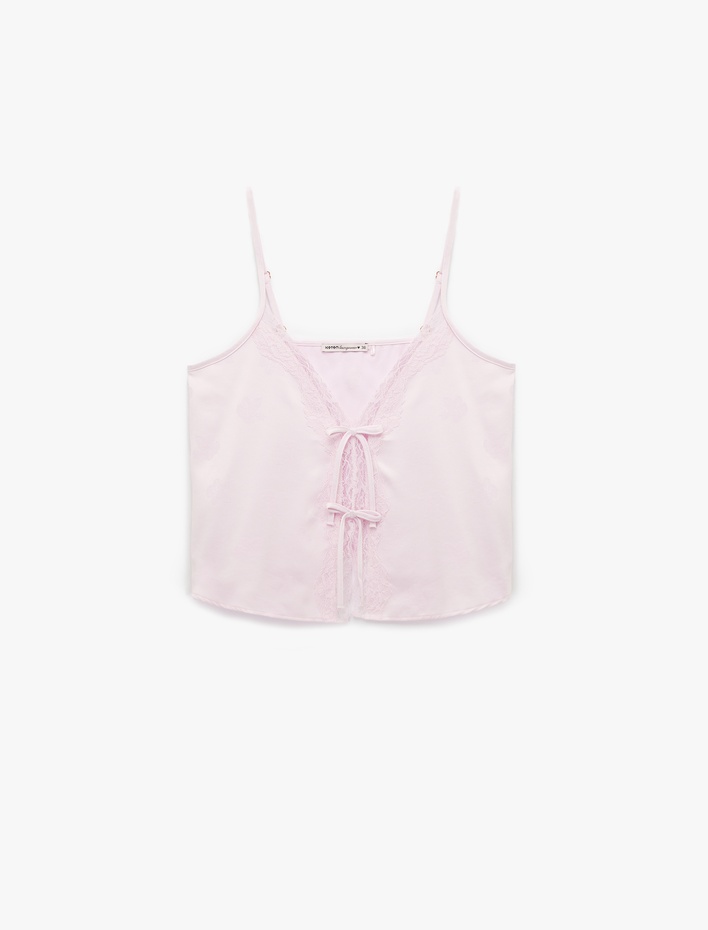  Dantelli Fiyonk Detaylı İnce Askılı Saten Pijama Üstü